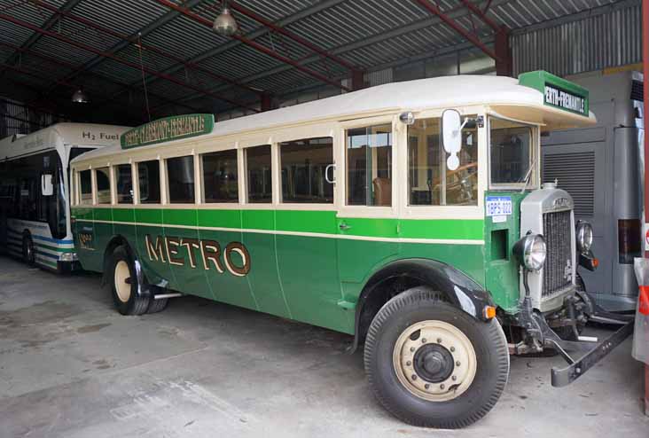 Metro Buses Leyland Lion LT1 Campbell & Mannix 22